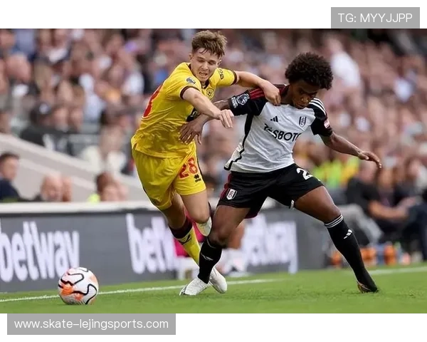 足球明星夜店狂欢：球场外的另一面展现魅力与风采