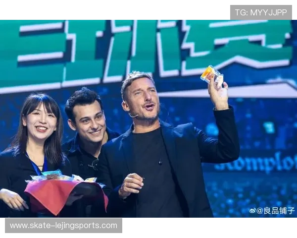 足球球星边吃零食边训练 展现运动员另类日常生活趣味瞬间 足球球星边吃零食边训练 展现运动员另类日常生活趣味瞬间